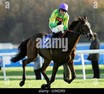 Corse - Haydock. Kauto Star guidato da Ruby Walsh vince la Betfair Chase all'ippodromo di Haydock. Foto Stock