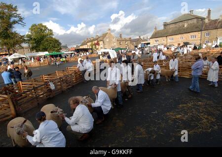 Masham Sheep Fair. Partecipanti alla Masham Sheep Fair, North Yorkshire. Foto Stock