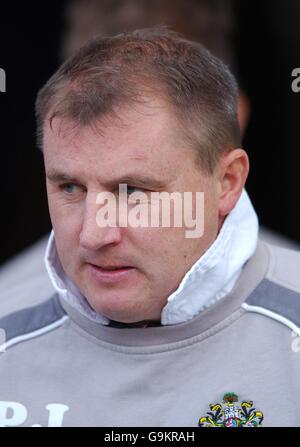 Calcio - fa Barclays Premiership - Wigan Athletic v Aston Villa - il JJB Stadium. Il manager di Wigan Paul Jewell sulla linea di contatto Foto Stock