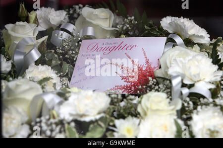 Il funerale del sergente Sharron Elliott si svolge presso la chiesa di San Lorenzo, a South Shields. Foto Stock