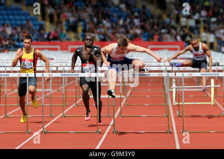 Andy BLOW, Giuseppe HYLTON, Lawrence CLARKE & Alex NWENWU, Uomini 110m Hurdles - calore 3, 2016 del Campionato Britannico, Birmingham Alexander Stadium Regno Unito. Foto Stock
