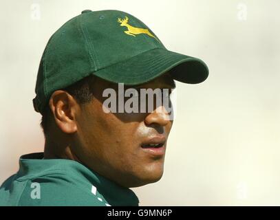 Cricket - Twenty20 Cup - Nottinghamshire Outlaws / Yorkshire Phoenix - Trent Bridge. Samit Patel, fuorilegge del Nottinghamshire Foto Stock