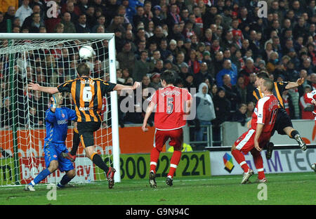 Calcio - fa Cup - terzo turno - Hull City / Middlesbrough - KC Stadium. Nicky Forster di Hull City segna l'equalizzatore contro Middlesbrough durante la terza partita di fa Cup al KC Stadium di Hull. Foto Stock