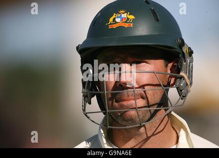 Cricket - Ashes Tour - seconda prova 3-mobile - giorno 5 - Australia / Inghilterra - Adelaide Oval. Ricky Ponting, Australia Foto Stock