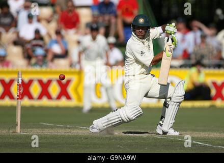 Cricket - Ceneri Tour - Seconda 3-mobile prova - Giorno 5 - Australia v Inghilterra - Adelaide Oval Foto Stock