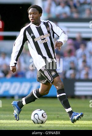 Calcio - Intertoto Cup - terzo turno - prima tappa - Newcastle United v Lillestrom - St James' Park. Celestine Babayaro di Newcastle. Foto Stock