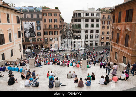 I turisti a Piazza di Spagna e la Scalinata di piazza di Spagna, Roma, Italia, 26.9.2012: per solo uso editoriale! Foto Stock