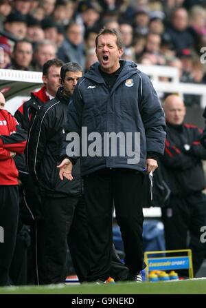 Calcio - fa Barclays Premiership - Fulham / West Ham United - Craven Cottage. Alan Curbishley, West Ham United manager Foto Stock