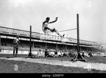 Atletica - Giochi Olimpici di Londra 1908 Permanente - Salto in alto - finale - la Città Bianca Foto Stock