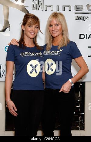 (Sinistra-destra) Danielle Lloyd e Alex Best durante una fotocellula per i Wags in Winter Wonderland sfilata di moda e raccolta fondi - in aiuto della Everyman Male Cancer Campaign - al bar SW Nineteen a Wimbledon, a sud di Londra. Foto Stock