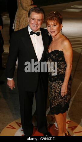 Vanity Fair Party - Los Angeles. Regis Philbin arriva per l'annuale Vanity Fair Party al Mortons Restaurant, Los Angeles. Foto Stock