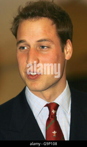 Ruolo di rugby per William. Prince William al Millennium Stadium di Cardiff. Foto Stock