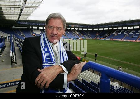 Calcio - Coca-Cola Football League Championship - Leicester City Press Conference - Walkers Stadium. Il nuovo proprietario di Leicester City Milano Mandaric Foto Stock