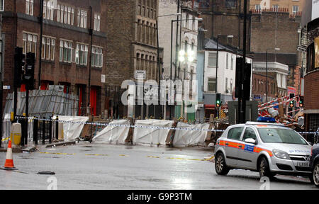 La scena di un edificio collassato a Whitechapel, a est di Londra. Foto Stock