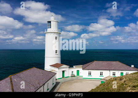 Il 1847 faro a testa Trevose vicino a Padstow Cornwall Inghilterra UK Europa Foto Stock