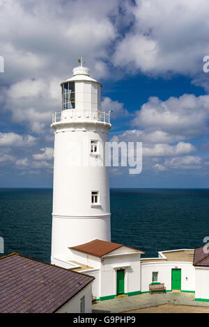 Il 1847 faro a testa Trevose vicino a Padstow Cornwall Inghilterra UK Europa Foto Stock
