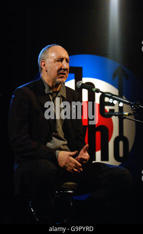 Pete Townshend dell'OMS presso l'ospedale di Covent Garden, nel centro di Londra, dove hanno annunciato che avrebbero intrapreso un tour mondiale, a partire da Lisbona il 16 maggio 2007. I biglietti per il tour saranno in vendita lunedì 12 febbraio 2007. Foto Stock