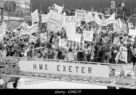 Guerra delle Falklands - HMS Exeter torna a casa Foto Stock