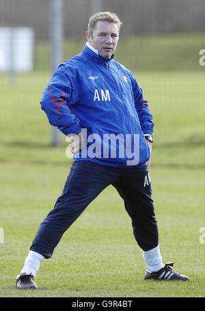 Calcio - sessione di allenamento dei Rangers - Murray Park. Ally McCoist, assistente manager dei Rangers durante una sessione di formazione al Murray Park di Glasgow. Foto Stock