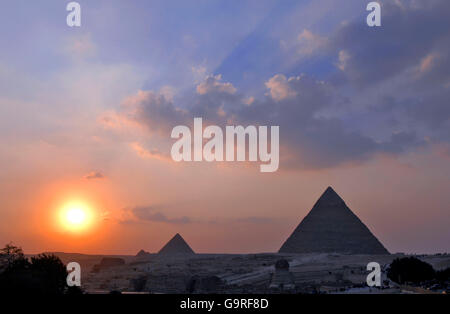 Piramidi di Giza, Giza, Egitto Foto Stock