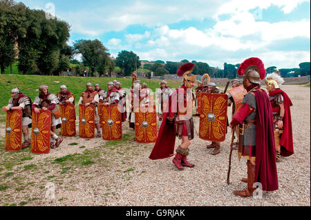 Tradizionali di soldati romani, Circo Massimo, ROMA, Italia, Europa Foto Stock