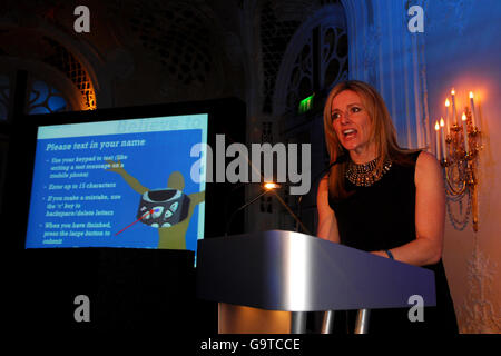 Credete di ottenere una cena di gala - Savoy Hotel. Credete di ottenere con Kelly Holmes e la Youth Sport Trust. Ospite, Gabby Logan Foto Stock