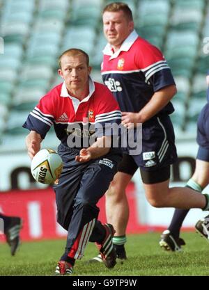 International Rugby Union - British Lions Tour of Australia - formazione Canberra. Matt Dawson dei Lions britannici durante l'allenamento al Bruce Stadium per la loro partita contro L'ACT Brubies di martedì Foto Stock