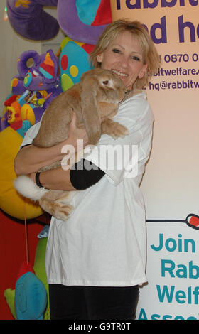 Ingrid Tarrant lancia la Pasqua a Hamleys - Londra Foto Stock