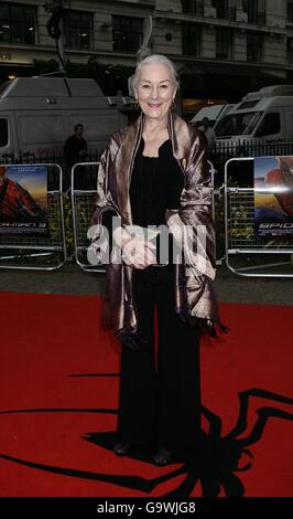 Rosemary Harris arriva per la prima Gala britannica di Spiderman 3 all'Odeon Cinema di Leicester Square, nel centro di Londra. PREMERE ASSOCIAZIONE foto. Data immagine: Lunedì 23 aprile 2007. Guarda la storia di PA SHOWBIZ Spiderman. Il credito fotografico dovrebbe essere: Filo Yui Mok/PA Foto Stock