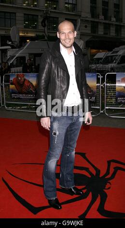 Freddie Ljungberg arriva per il Gran Bretagna Gala Premiere di Spiderman 3 all'Odeon Cinema di Leicester Square, nel centro di Londra. PREMERE ASSOCIAZIONE foto. Data foto: Lunedì 23 aprile 2007. Vedi la storia di PA SHOWBIZ Spiderman. Il credito fotografico dovrebbe leggere: Yui Mok/PA filo Foto Stock