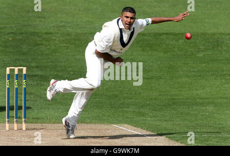 Cricket - Liverpool Victoria County Championship - Division One - Giorno 1 - Yorkshire Phoenix v Durham dinamo - Headingley C... Foto Stock