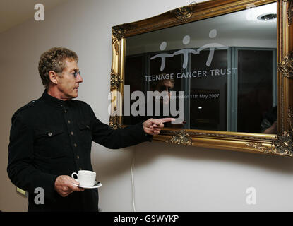 Il cantante Roger Daltrey lancia la prima unità della Scozia Teenage Cancer Trust al Beatson West of Scotland Cancer Center presso il Gartnavel General Hospital di Glasgow. Foto Stock