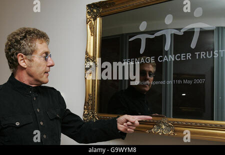 Il cantante Roger Daltrey lancia la prima unità della Scozia Teenage Cancer Trust al Beatson West of Scotland Cancer Center presso il Gartnavel General Hospital di Glasgow. Foto Stock