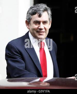 Il Cancelliere Gordon Brown lascia 11 Downing Street, Londra. Foto Stock