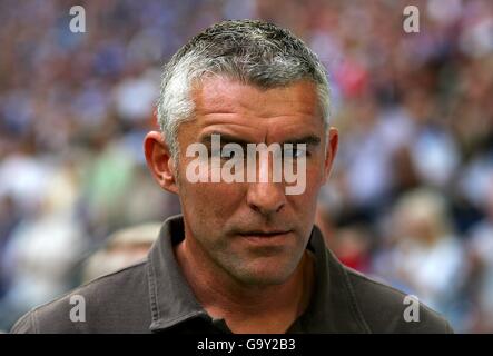 Calcio - Bundesliga tedesca - Schalke 04 contro FC Nurnberg - VeltinsArena. Mirko Slomka, pullman Schalke 04. Foto Stock