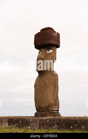Moai statua, Ahu Ko Te Riku, Tahai complesso archeologico, Rapa Nui, Isola di Pasqua, Cile, Sud America Foto Stock