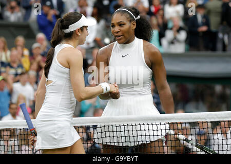 Londra, Regno Unito. 1 Luglio, 2016. Serena Williams celebra la vittoria su Christina Mchale usa i campionati di Wimbledon 2016 All England Tennis Club, Wimbledon, Londra, Inghilterra 01 Luglio 2016 All England Tennis Club, Wimbledon, Londra, Inghilterra 2016 © Allstar Picture Library/Alamy Live News Credito: Allstar Picture Library/Alamy Live News Foto Stock