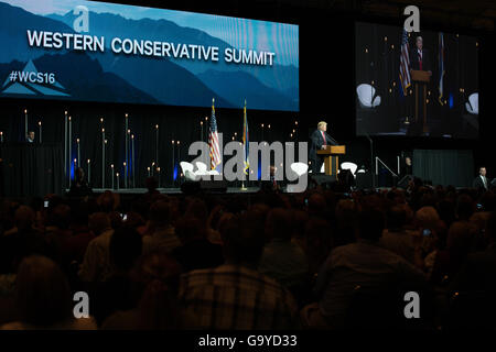 Sarah Palin e Donald Trump parlare al Western conservatore del vertice di Denver, Colorado. Foto Stock