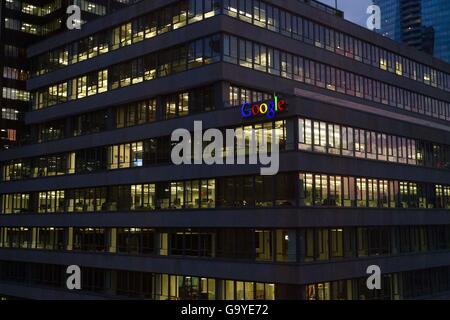 Toronto, Ontario, Canada. 29 Luglio, 2015. Google Canada ufficio nel centro di Toronto, Ont. giovedì lug. 30, 2015. Google è ora di proprietà di un ombrello azienda denominata alfabeto. © Lars Hagberg/ZUMA filo/Alamy Live News Foto Stock