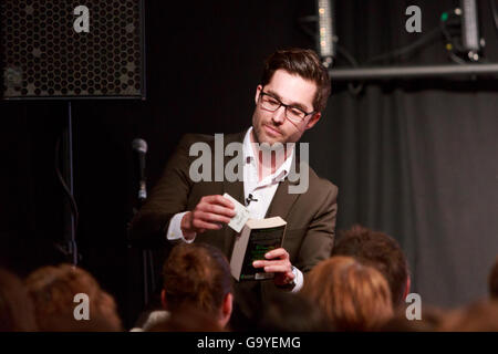 Edinburgh, Regno Unito. Il 1 luglio 2016. Edinburgh International Magic Festival eseguito da 1-8 luglio. Foto di David Gerard. Edimburgo. Pak@ Mera/Alamy Live News Foto Stock