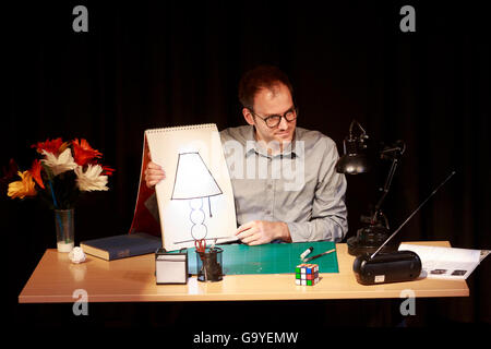 Edinburgh, Regno Unito. Il 1 luglio 2016. Edinburgh International Magic Festival eseguito da 1-8 luglio. Edimburgo. Foto di Patrick Lehnen.. Pak@ Mera/Alamy Live News Foto Stock