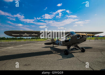 Italia Torino Collegno Aereoclub evento Luglio 2, 2016 l'Aeroporto Centennial Torino Aeritalia - 1916/2016 - aereo,5448 Piper l4Johannesburg-ofv Credito: Davvero Facile Star/Alamy Live News Foto Stock