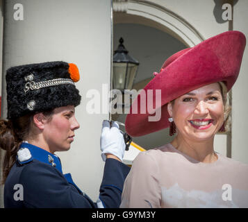 Regina Maxima dei Paesi Bassi BENVENUTO Sig. Pavlopoulos, Presidente della Grecia a Palazzo Noordeinde all'Aia, Paesi Bassi, 4 luglio 2016. Il presidente Greco è nei Paesi Bassi per un 2 Giorno in visita ufficiale. Foto: Patrick van Katwijk / Paesi Bassi Out point de vue fuori - nessun filo servizio- Foto Stock