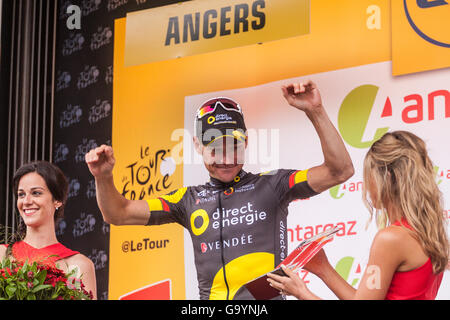 Angers, Francia. 4 lug 2016. Thomas Voeckler sul podio al 103 edizione del Tour de France in Angers, Francia. Credito: Julian Elliott/Alamy Live News Foto Stock