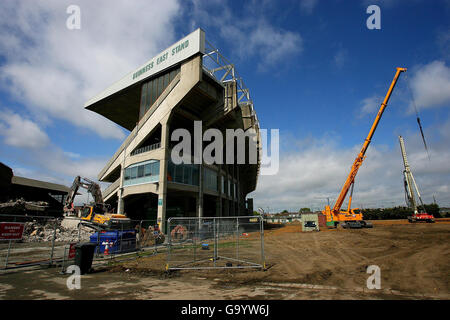 Redevlopment of Landsdown Road Stadium. Una visione dell'East Stand inizia con il lavoro di riqualificazione della Lansdowne Road Staduim a Dublino. Foto Stock