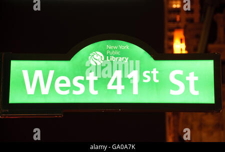 Strada segno, West 41st Street, Biblioteca, New York Public Library NYPL, New York City, Stati Uniti d'America, America Foto Stock