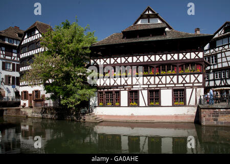 Casa in legno e muratura in 'Piccola Francia " trimestre o La Petite France, centro storico, Patrimonio Mondiale dell Unesco, Strasburgo, Francia Foto Stock