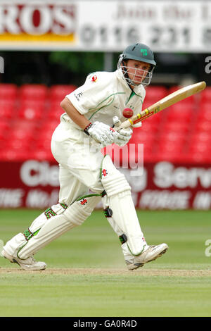 Cricket - ICC Intercontinental Cup - finale - Canada / Irlanda - Grace Road. William Porterfield in azione in Irlanda Foto Stock