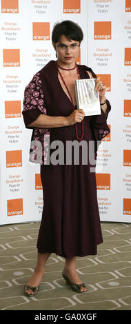 Karen Connelly, vincitore del premio per i nuovi scrittori all'Orange Broadband Prize for Fiction 2007 ('Half of a Yellow Sun') al Royal Festival Hall di Londra. Foto Stock