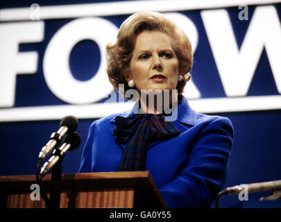 Il primo Ministro Margaret Thatcher si rivolge alla Conferenza del Partito conservatore a Brighton. Foto Stock